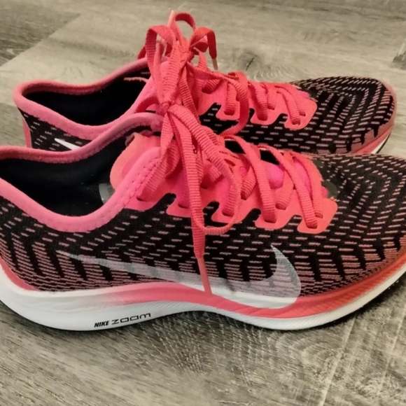 Nike Pegasus 2 Running Shoe - Picture 1 of 6